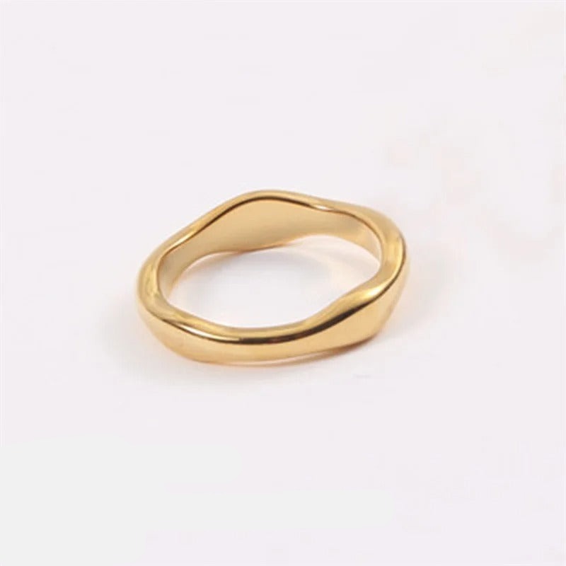 Carmiora - Einzigartige Ringe in Wellenform