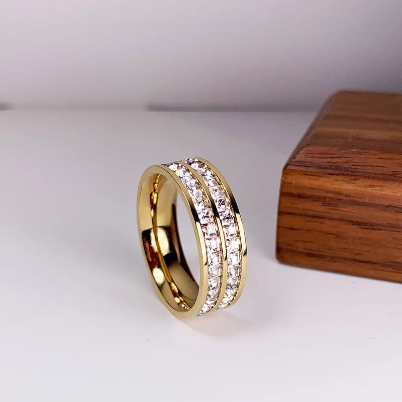 Carmiora - Schillernder Duo-Zirkon-Ring