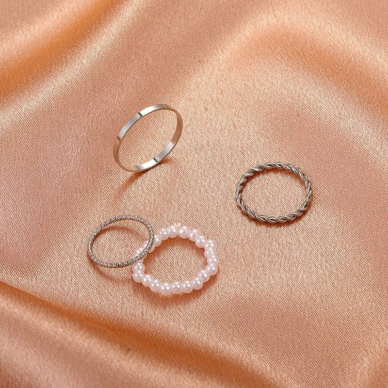 Chavri - Zeitlose Ringe mit Kristallperlen