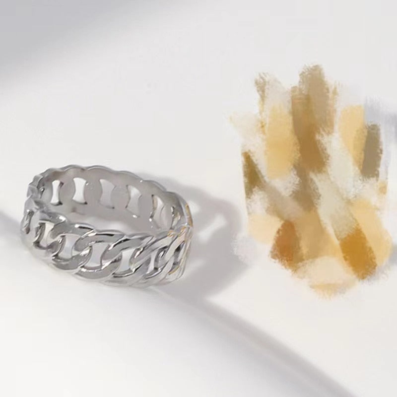 Verstellbare und stapelbare Ringkollektion aus Edelstahl