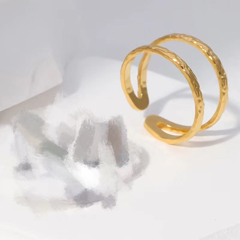 Verstellbare und stapelbare Ringkollektion aus Edelstahl