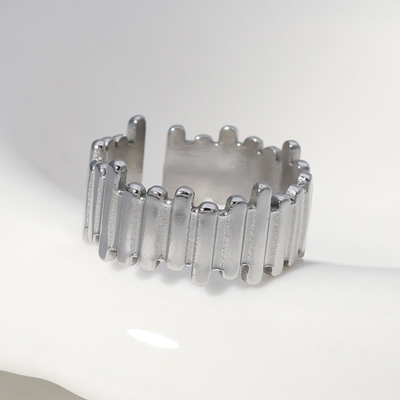 Verstellbare und stapelbare Ringkollektion aus Edelstahl