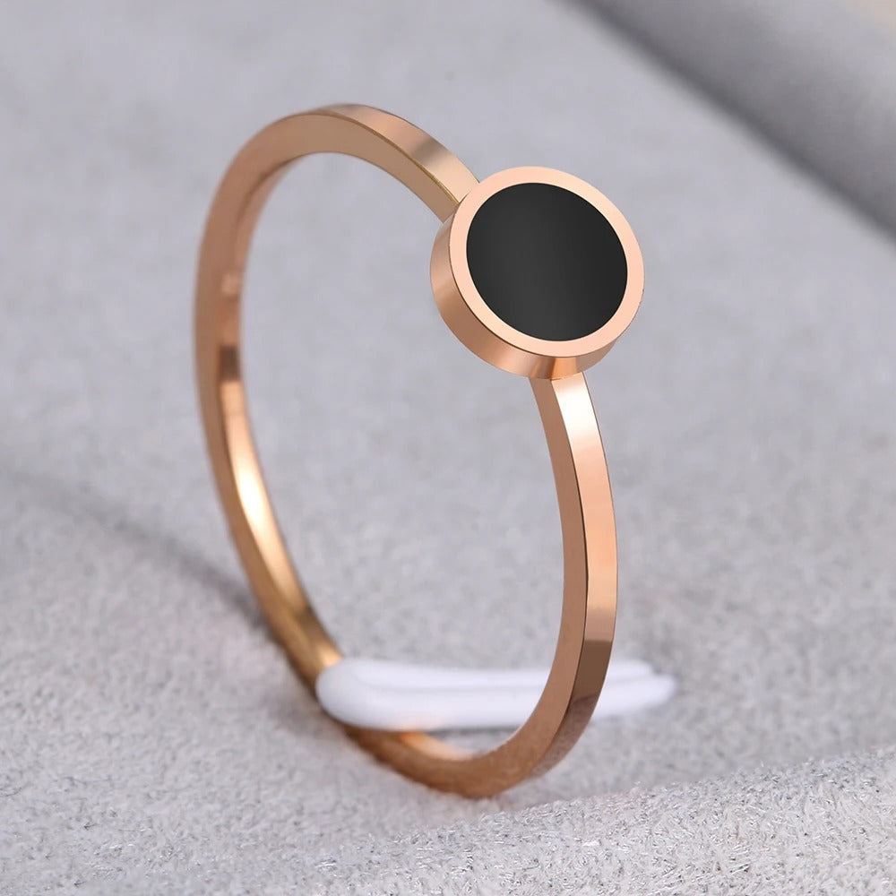 Carmiora - Einzigartiger Schwarzem Stein Ring