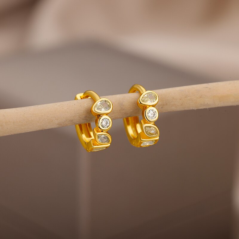 Mini-Creolen aus Edelstahl mit geometrischem Strass