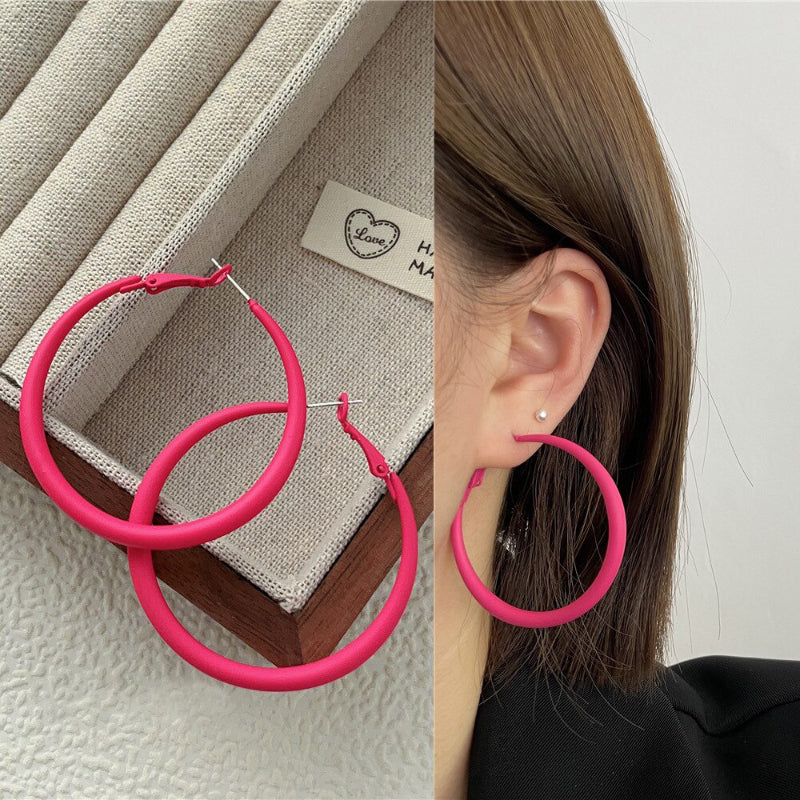 „Everything is Pink“-Kollektion geometrischer Statement-Ohrringe