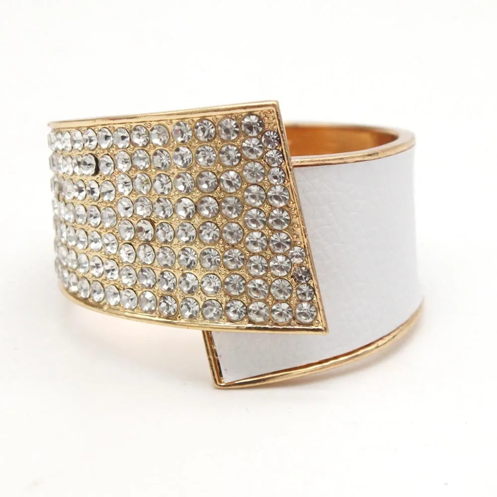 Carmiora - Geometrisches Kristallarmband