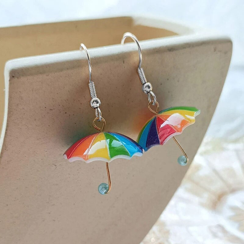 Verspielte kleine Regenschirm-Ohrhänger