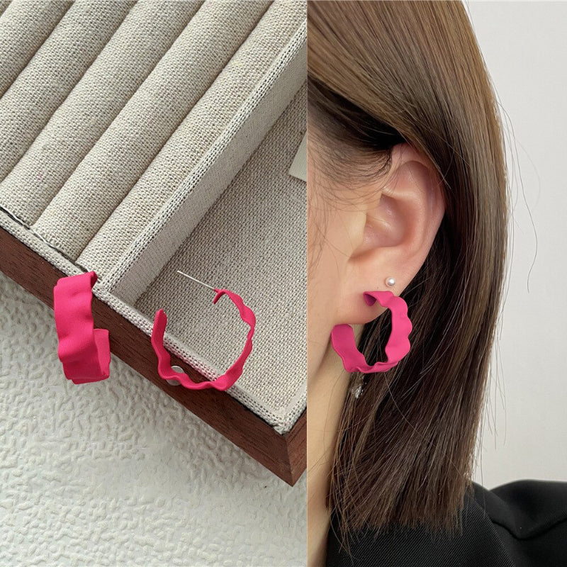 „Everything is Pink“-Kollektion geometrischer Statement-Ohrringe