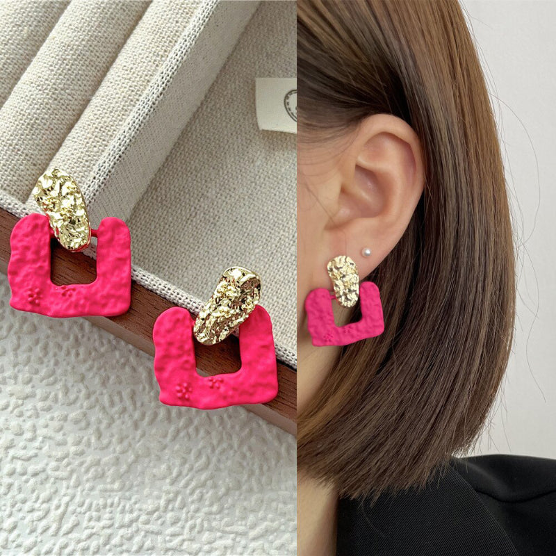 „Everything is Pink“-Kollektion geometrischer Statement-Ohrringe