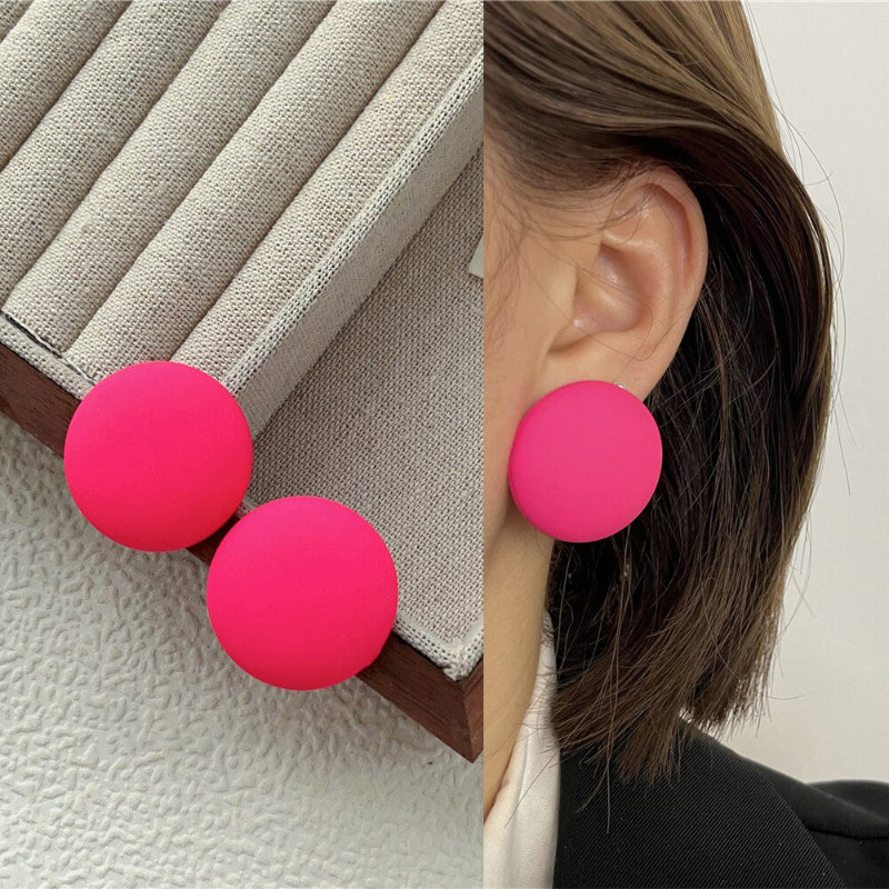 „Everything is Pink“-Kollektion geometrischer Statement-Ohrringe
