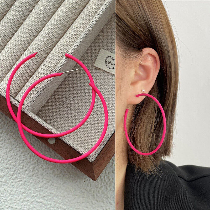 „Everything is Pink“-Kollektion geometrischer Statement-Ohrringe