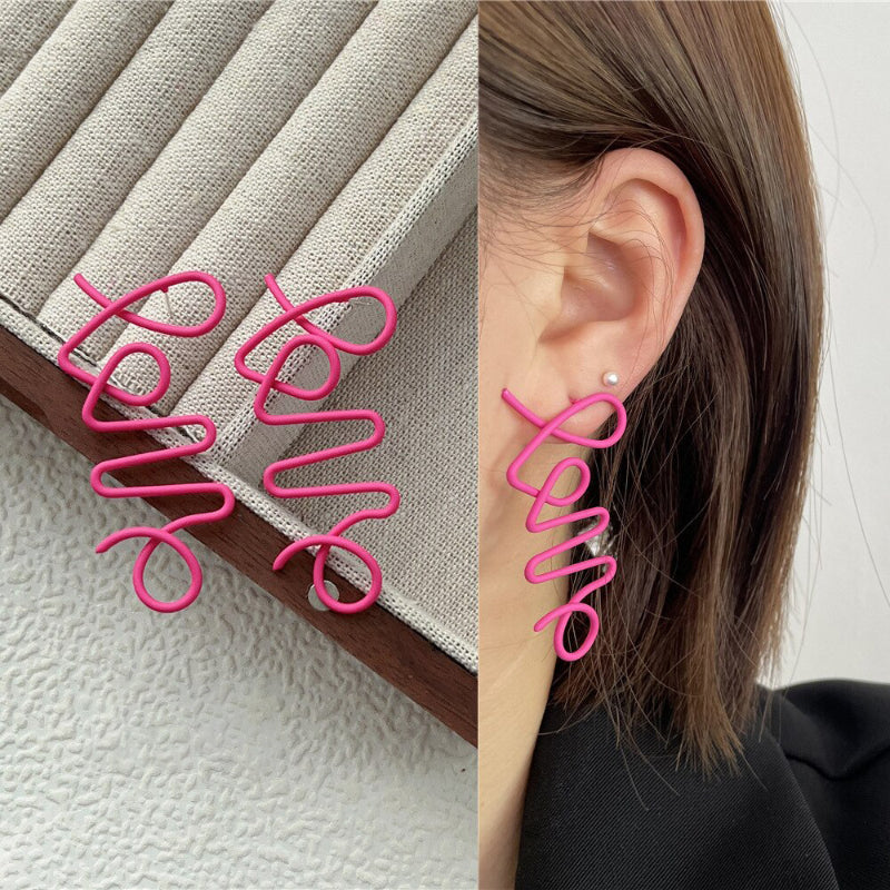 „Everything is Pink“-Kollektion geometrischer Statement-Ohrringe