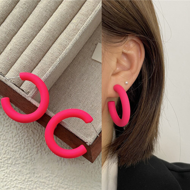 „Everything is Pink“-Kollektion geometrischer Statement-Ohrringe