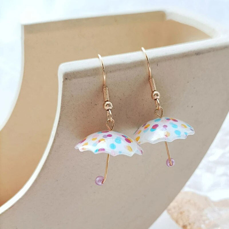 Verspielte kleine Regenschirm-Ohrhänger