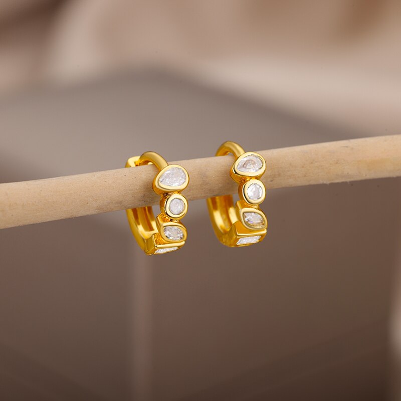 Mini-Creolen aus Edelstahl mit geometrischem Strass