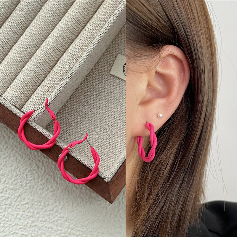 „Everything is Pink“-Kollektion geometrischer Statement-Ohrringe