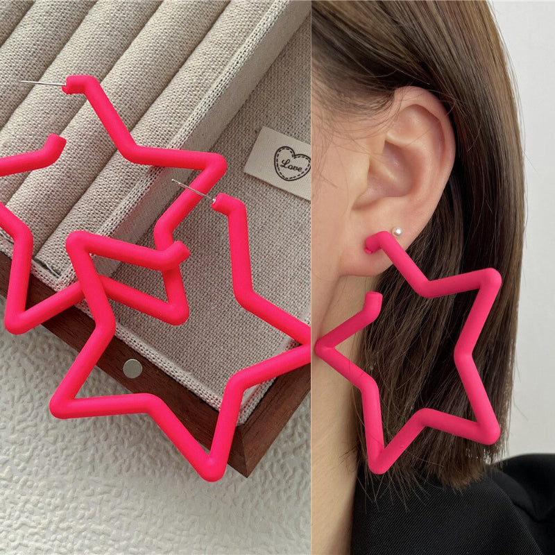 „Everything is Pink“-Kollektion geometrischer Statement-Ohrringe