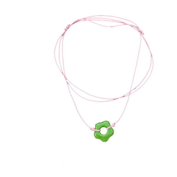 Lebendige Halskette mit hohlem Blumenanhänger
