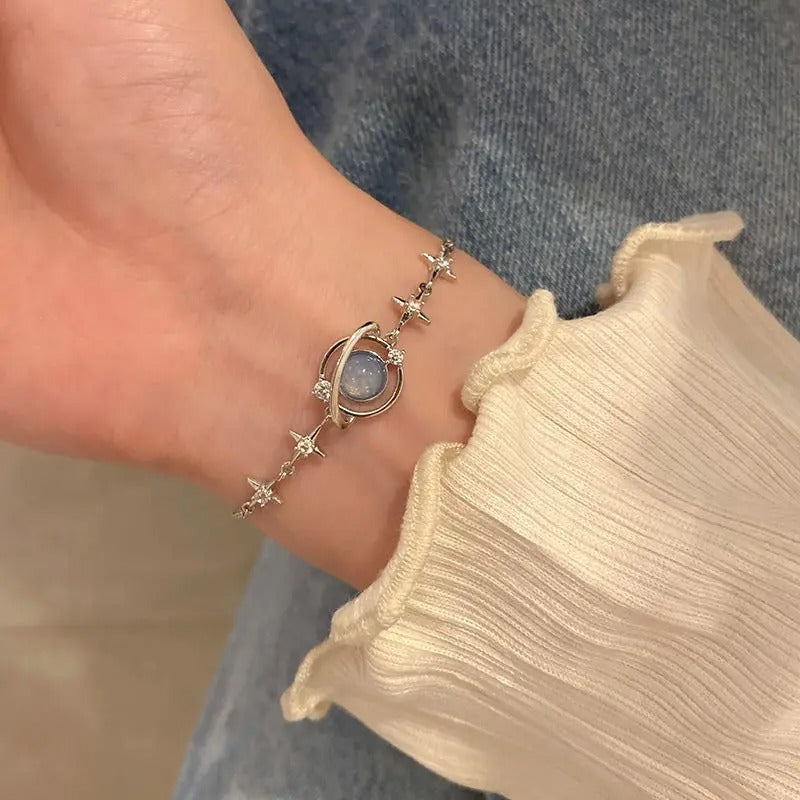 Carmiora - Schillernde Zirkon-Armbänder