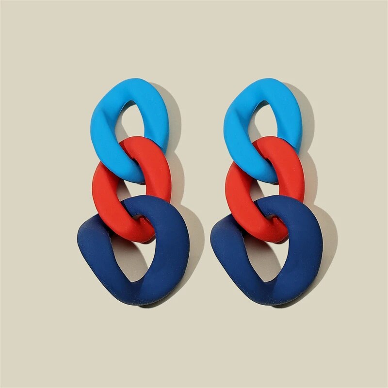 Farbblock-Ohrringe aus Acryl mit Kettenanhänger