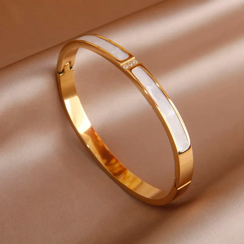 Chavri - Elegante Infinity-Armreifen aus Edelstahl