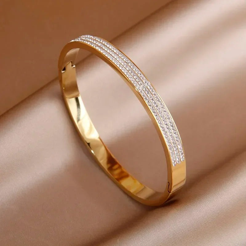 Carmiora - Elegante Infinity-Armreifen aus Edelstahl