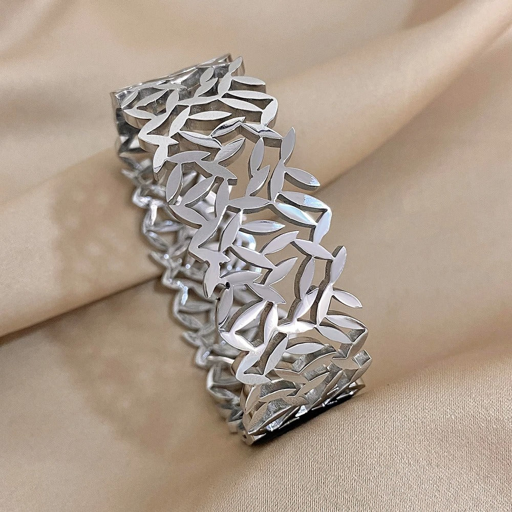 Chavri - Charm Leaf Armreif