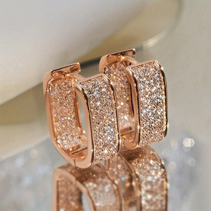 Carmiora - Adorn CZ Hoop-Ohrringe