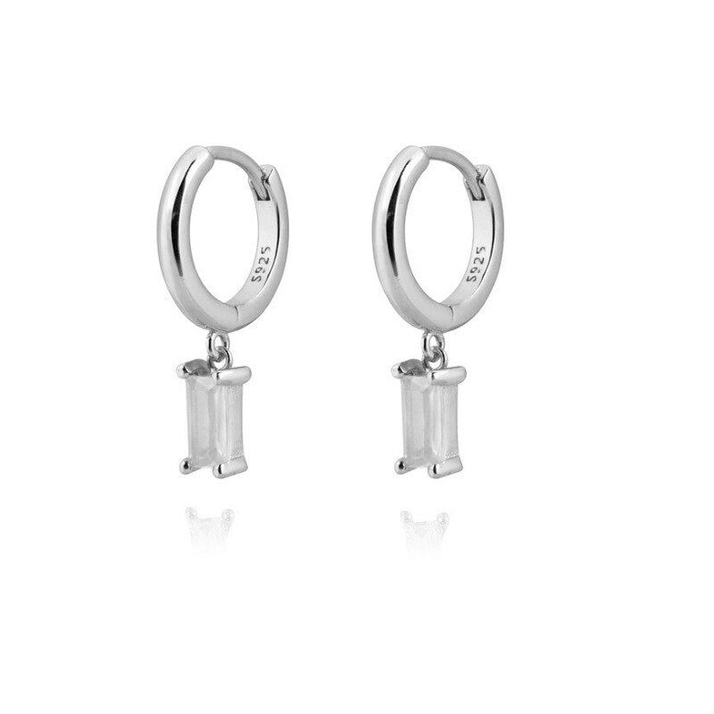 Mini-Creolen aus Edelstahl mit geometrischem Strass