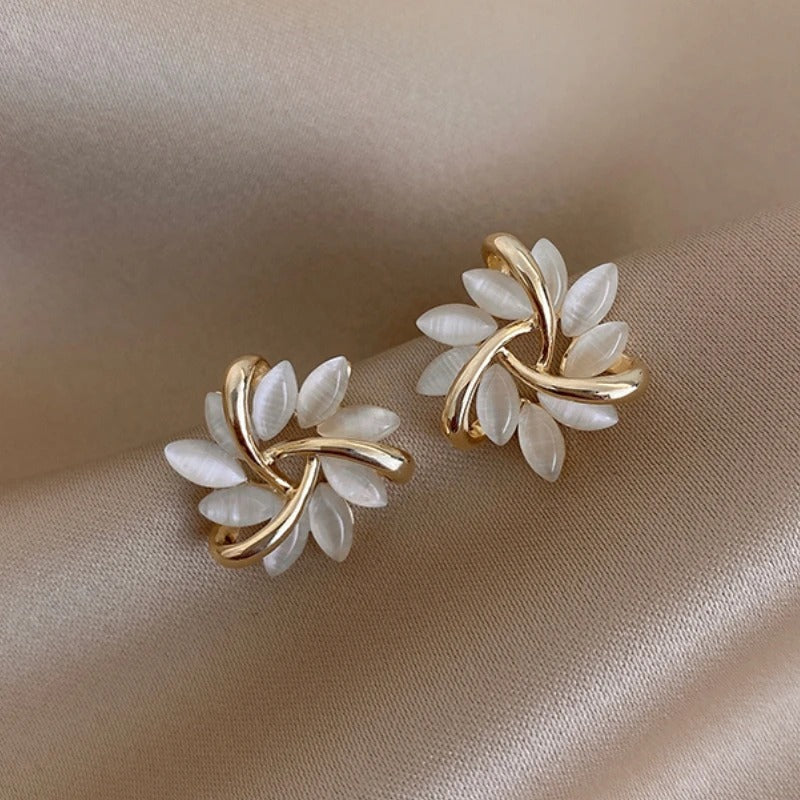 Statement-Ohrring-Kollektion mit Frühlingsblumenmotiv