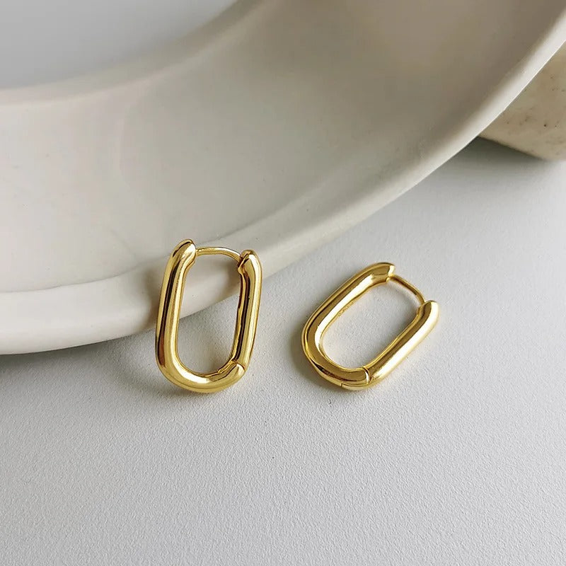 Carmiora - Minimalistische U-Design Ohrstecker