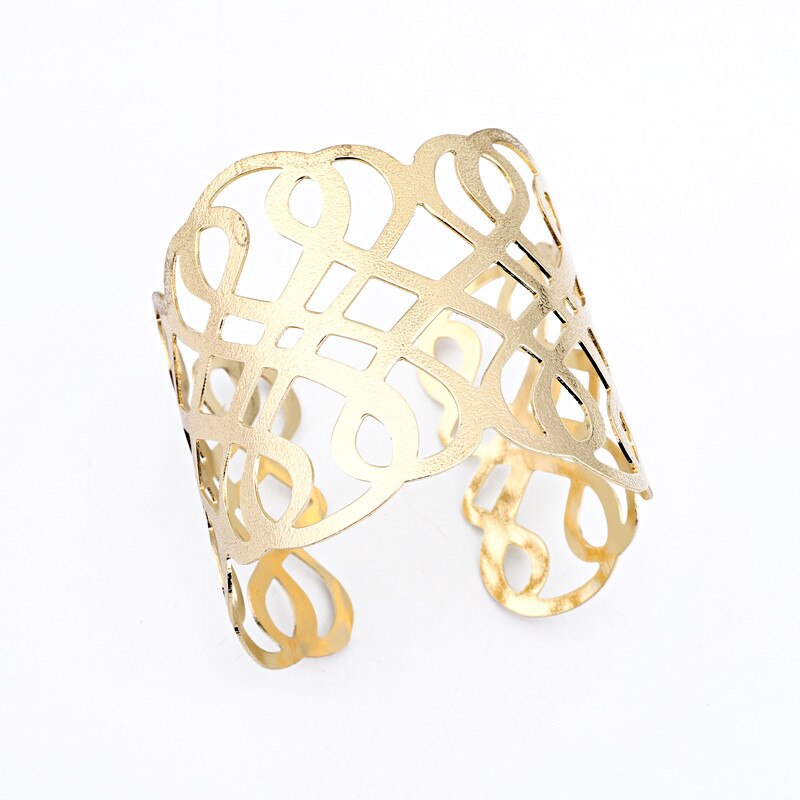 Breite Armreife im ethnischen Stil