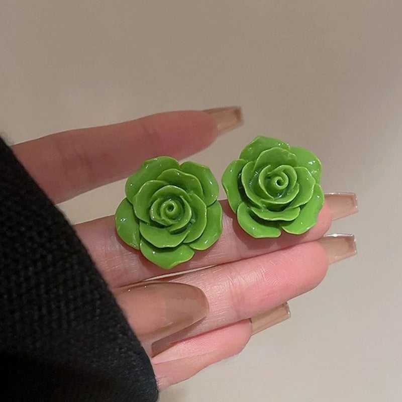 Statement-Ohrring-Kollektion mit Frühlingsblumenmotiv