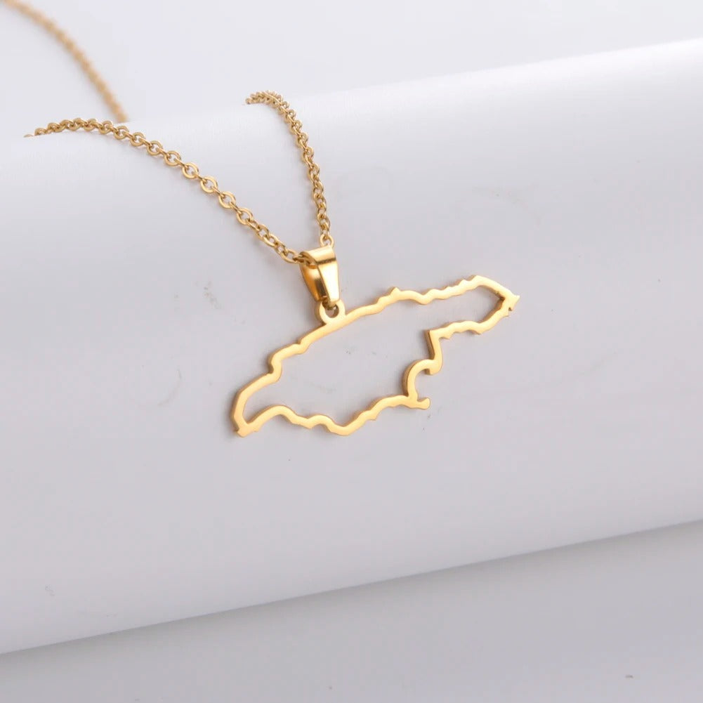 Carmiora - Wanderlust-Anhänger-Halskette