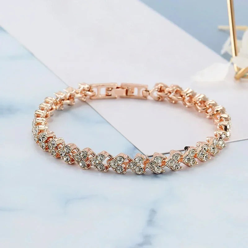 Zarte Strass-Herzkettenarmbänder für Damen