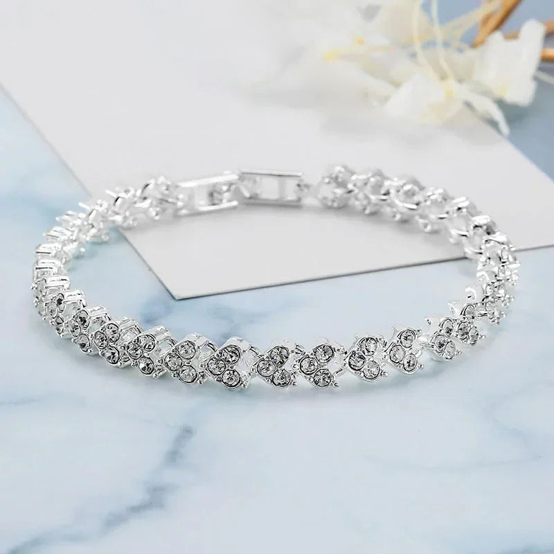 Zarte Strass-Herzkettenarmbänder für Damen