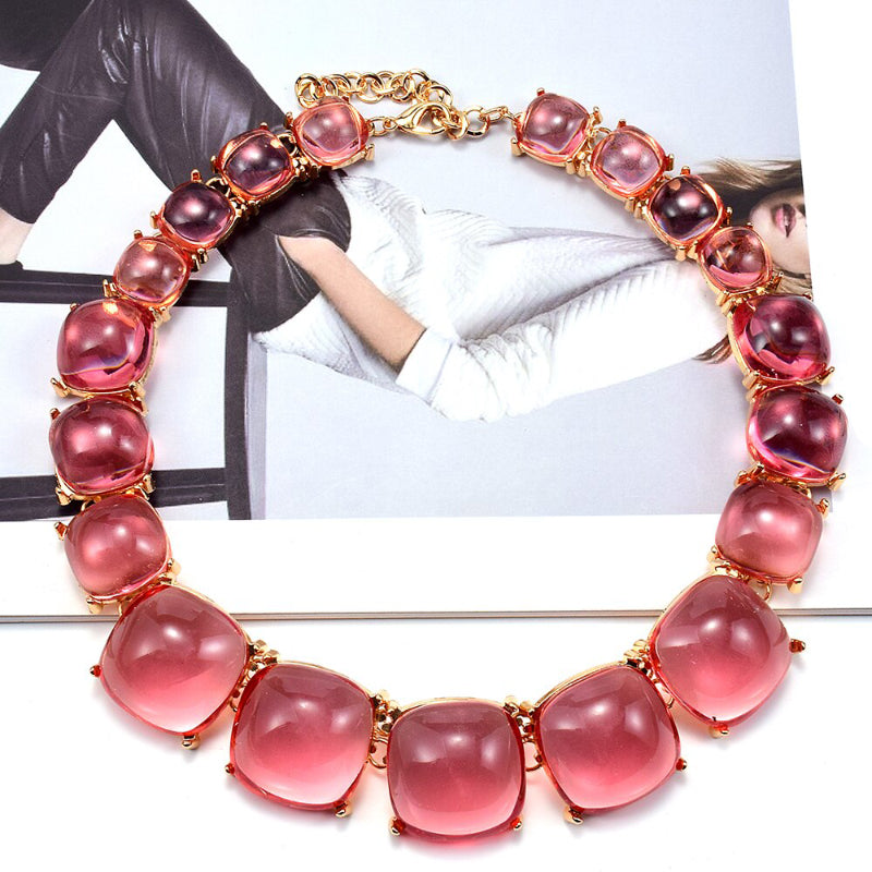 Lustige und leuchtende mehrfarbige Chokerhalsketten