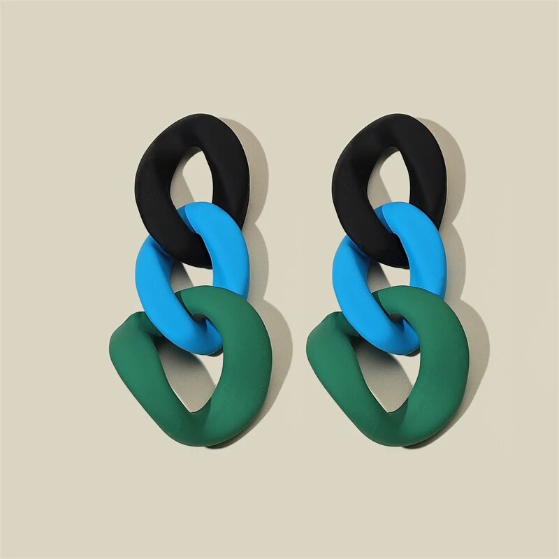 Farbblock-Ohrringe aus Acryl mit Kettenanhänger