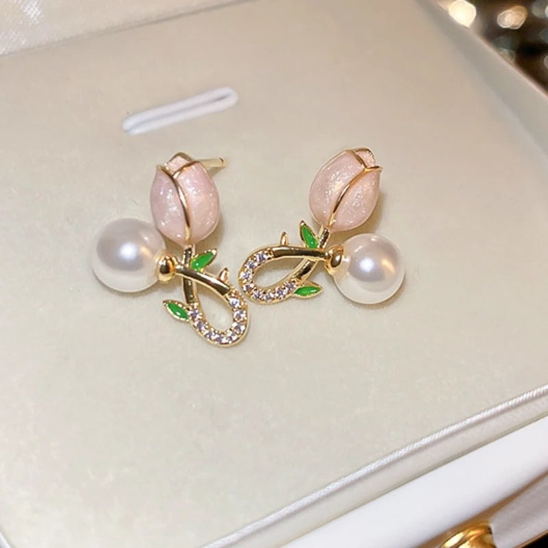 Statement-Ohrring-Kollektion mit Frühlingsblumenmotiv