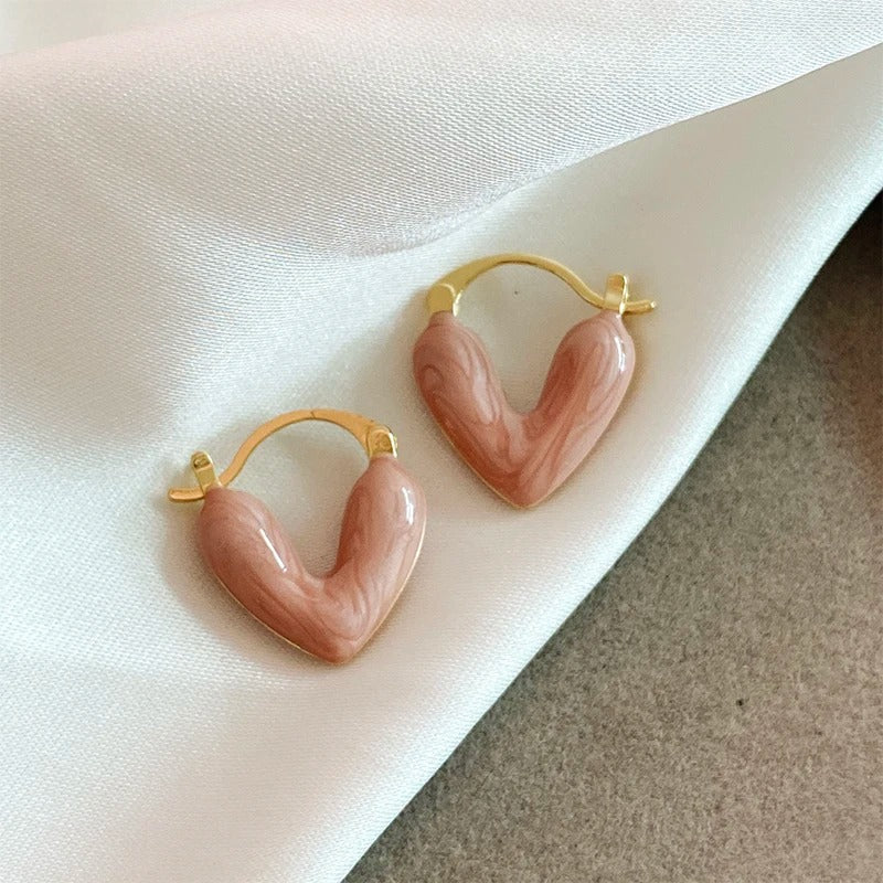 Zarte Emaille-Herzohrringe für Damen