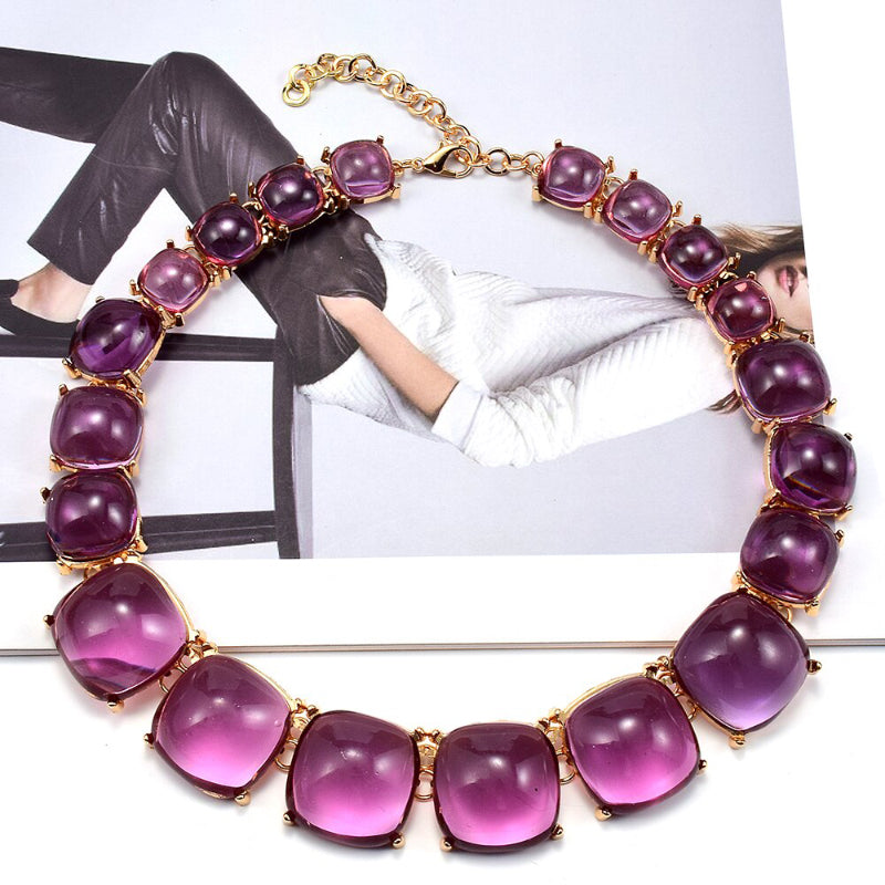 Lustige und leuchtende mehrfarbige Chokerhalsketten