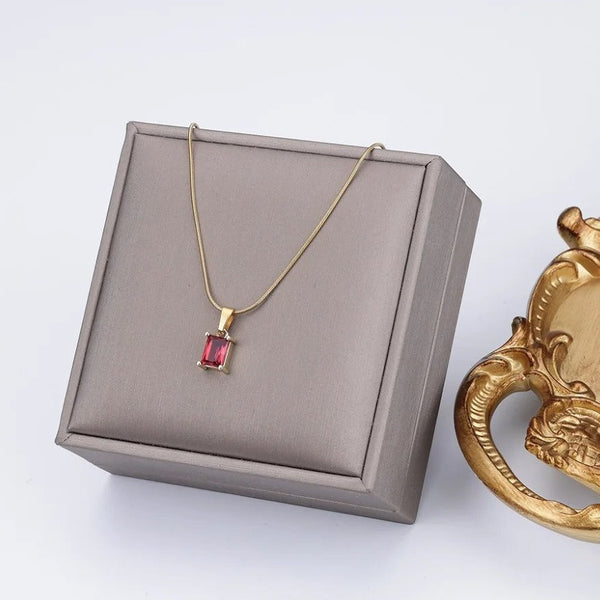 Carmiora - Funkelnde Edelstein-Halskette