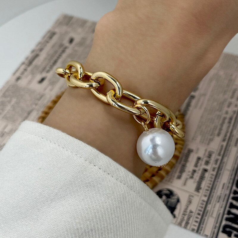 Mehrlagige, dick vergoldete Kettenarmbänder