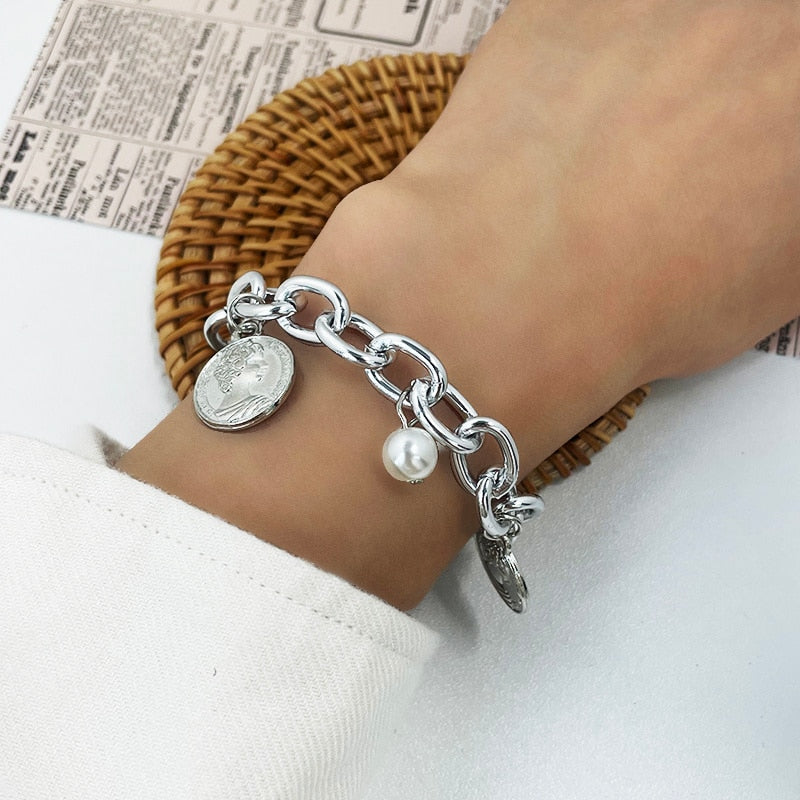 Mehrlagige, dick vergoldete Kettenarmbänder