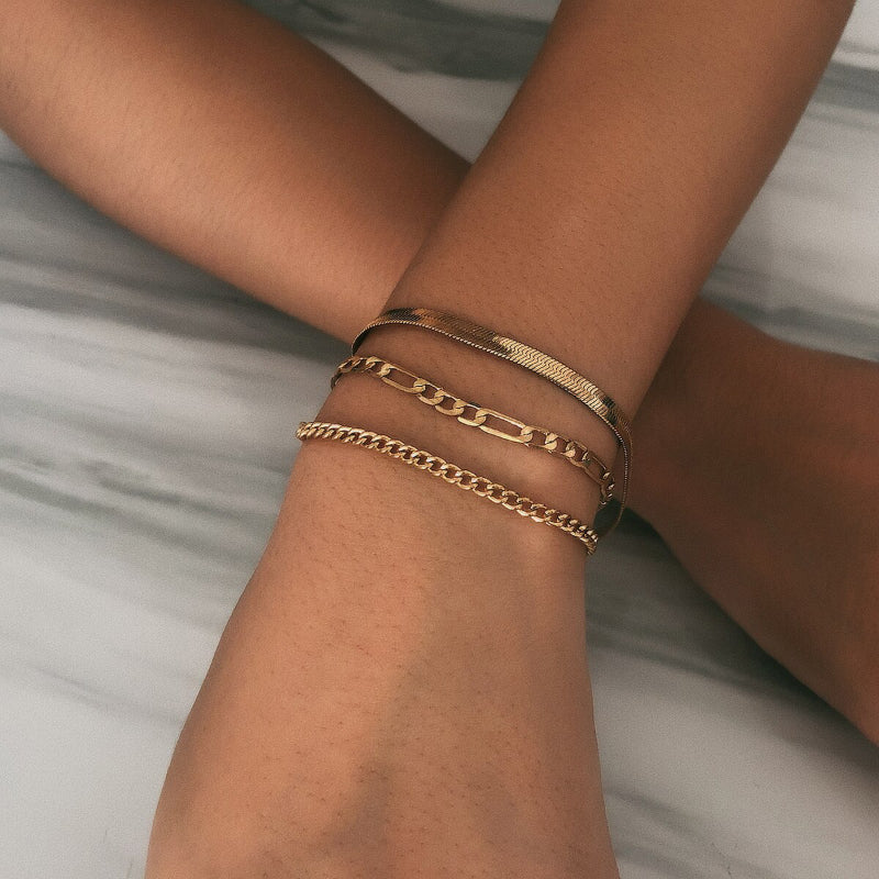 Mehrlagige, dick vergoldete Kettenarmbänder