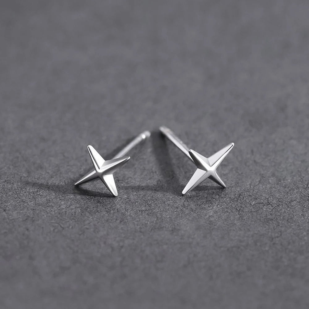 Carmiora - Mini Kreuz Ohrstecker