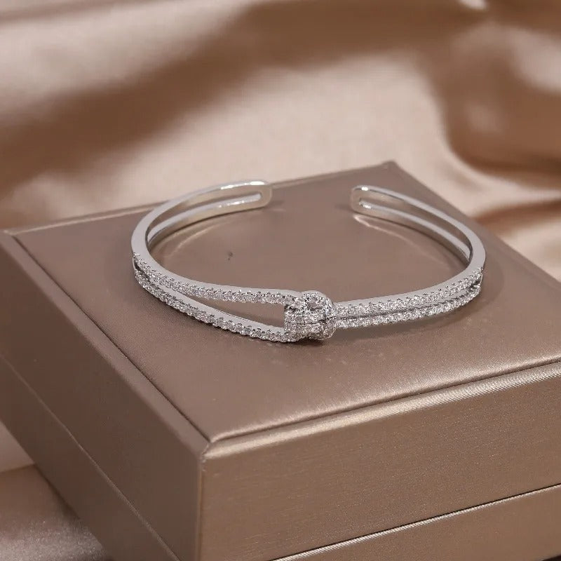 Carmiora - Knotfinity Zirkonium-Armband