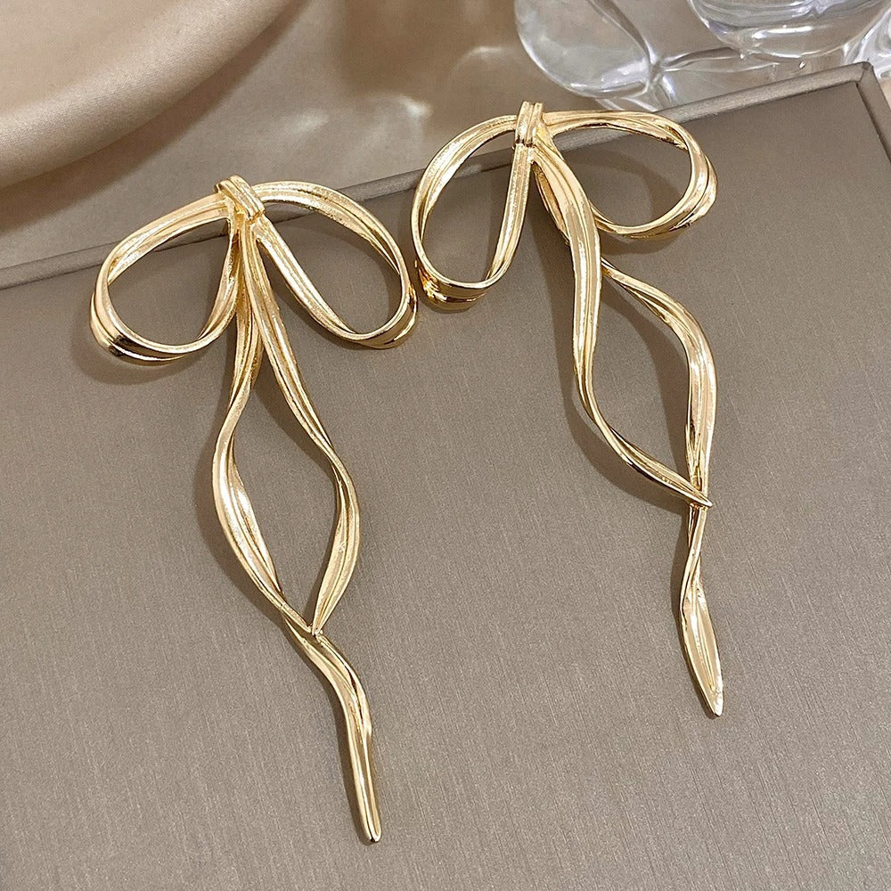 Carmiora - Raffinesse Schleifenknoten-Ohrringe