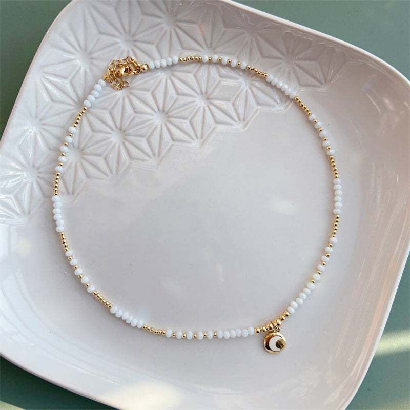 Einfache handgefertigte Perlenketten mit Herzanhänger