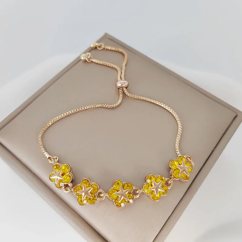 Carmiora - Kristall Gänseblümchen Blumenarmband